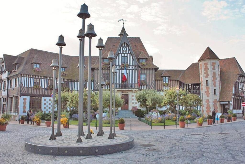 Le Cyrano, Deauville - App. T2 Proche De La Mer Extérieur photo
